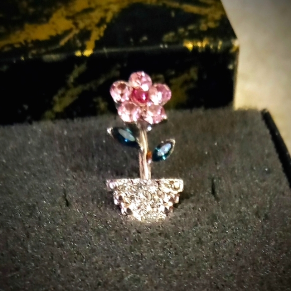 Pink Rhinestone Flower Pin Brooch - Picture 3 of 9